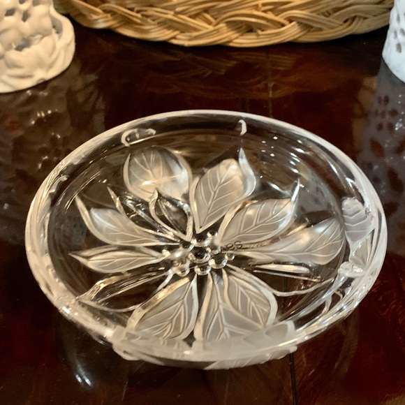 Savoir Vivre Japan Key Glass 5" Dish bowl,Floral Trinket Dish - Picture 2 of 6